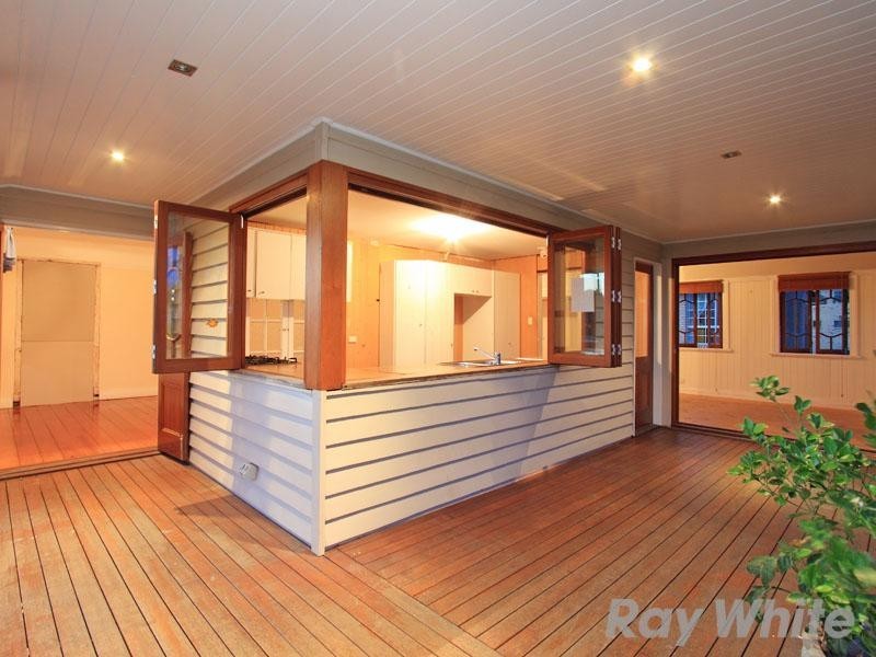 8 Johnston Street, Gordon Park QLD 4031