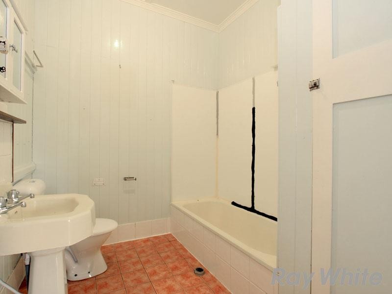 8 Johnston Street, Gordon Park QLD 4031