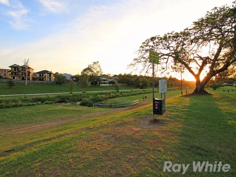 8 Johnston Street, Gordon Park QLD 4031