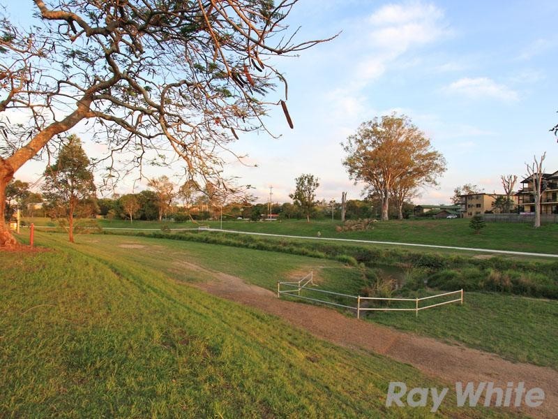 8 Johnston Street, Gordon Park QLD 4031