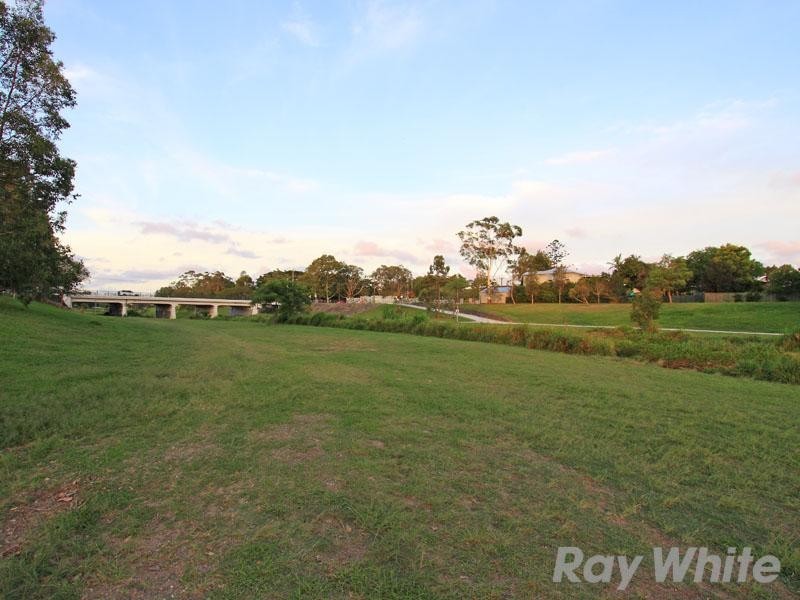 8 Johnston Street, Gordon Park QLD 4031