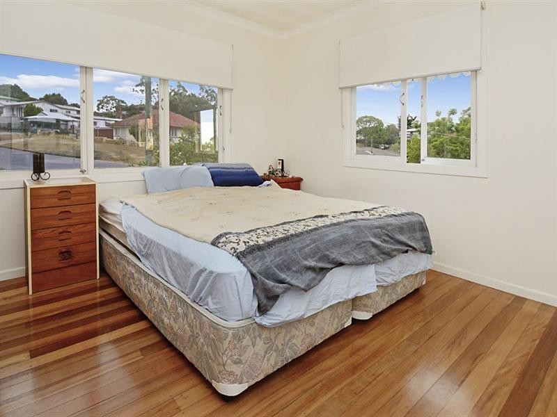 7 Winton Street, Stafford Heights QLD 4053