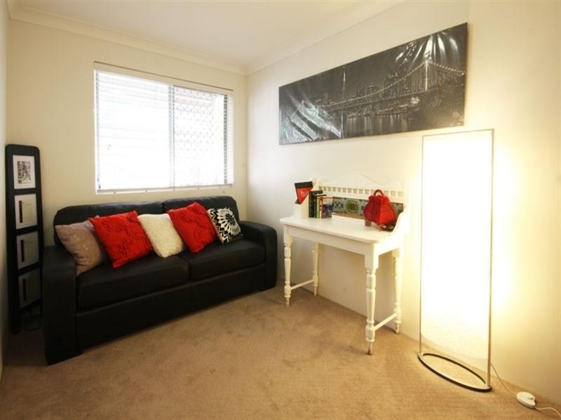 2/16 Figgis Street, Kedron QLD 4031