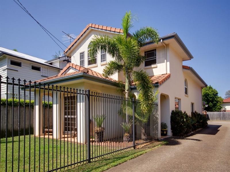 53 College Street, Hamilton QLD 4007