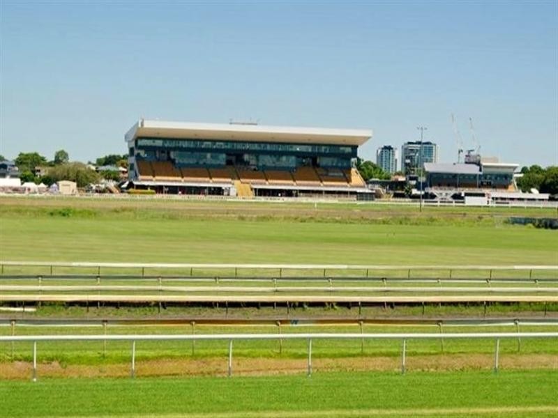 89 Raceview Avenue, Hendra QLD 4011