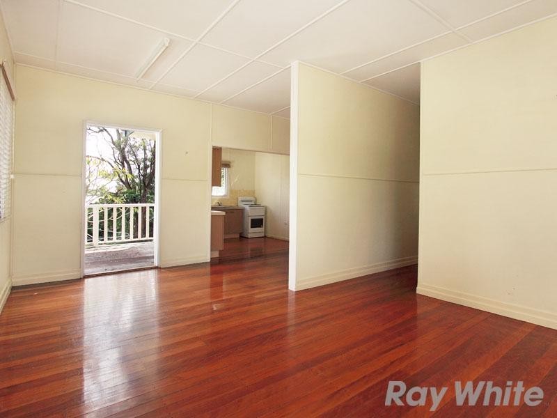 271 Kitchener Road, Stafford Heights QLD 4053