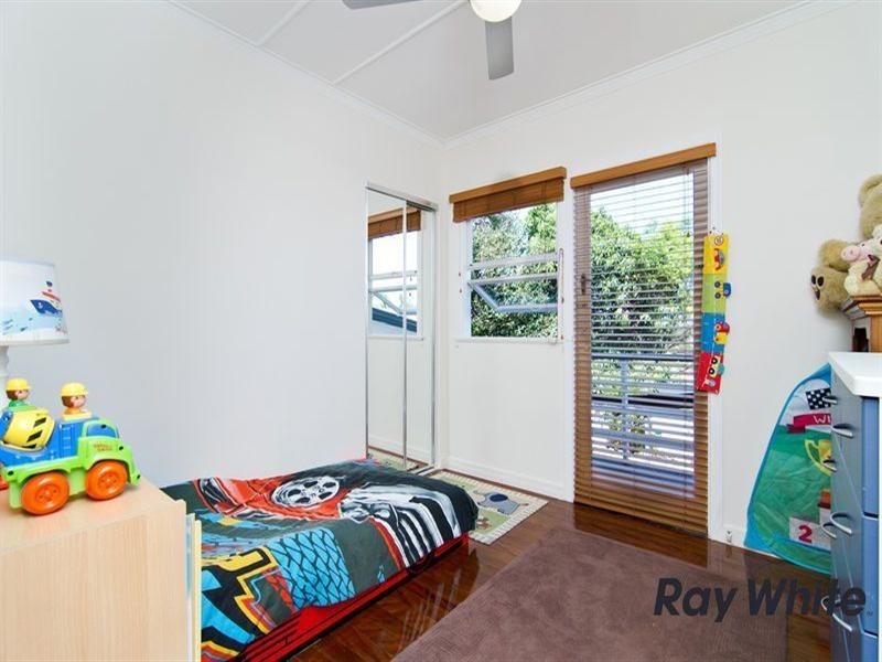 37 Dunedoo Street, Stafford QLD 4053