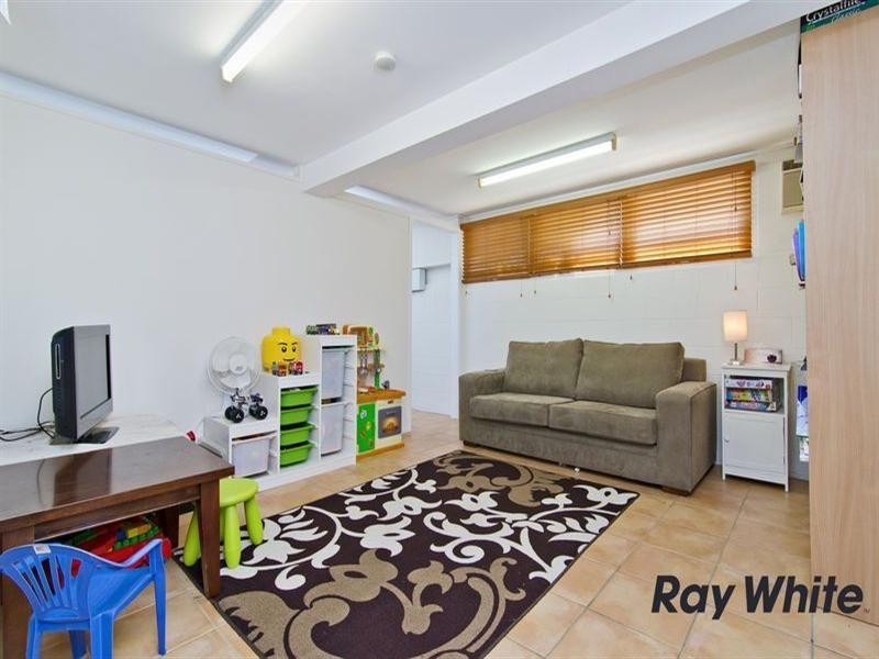 37 Dunedoo Street, Stafford QLD 4053