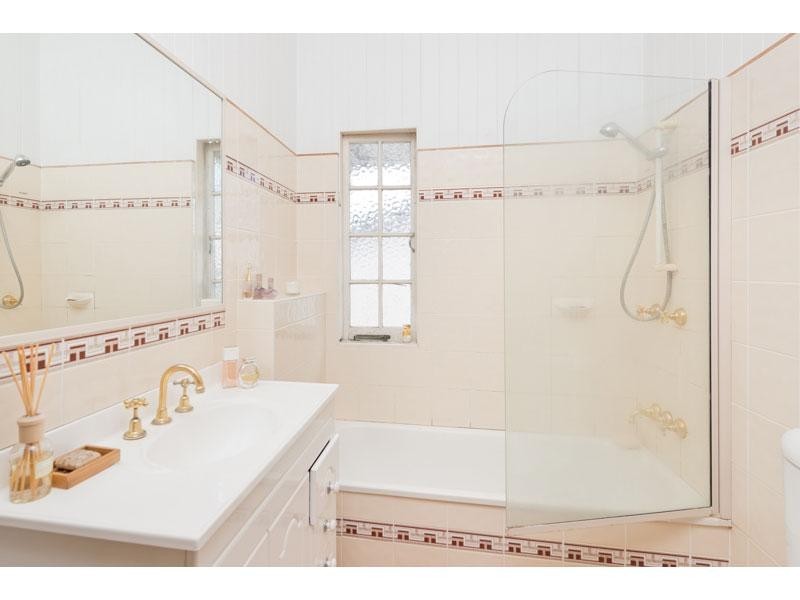 86 Lamont Road, Wilston QLD 4051