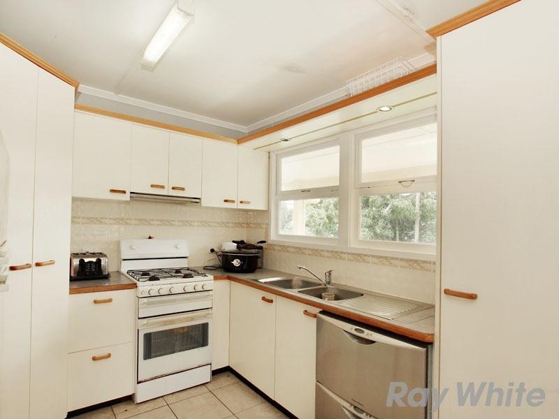 38 Kingaroy Street, Stafford Heights QLD 4053