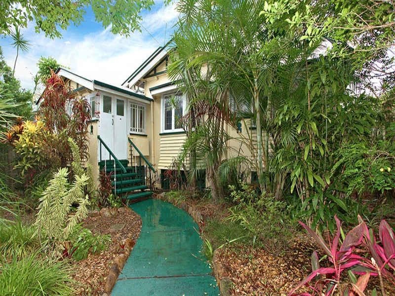 32 Grange Road, Grange QLD 4051