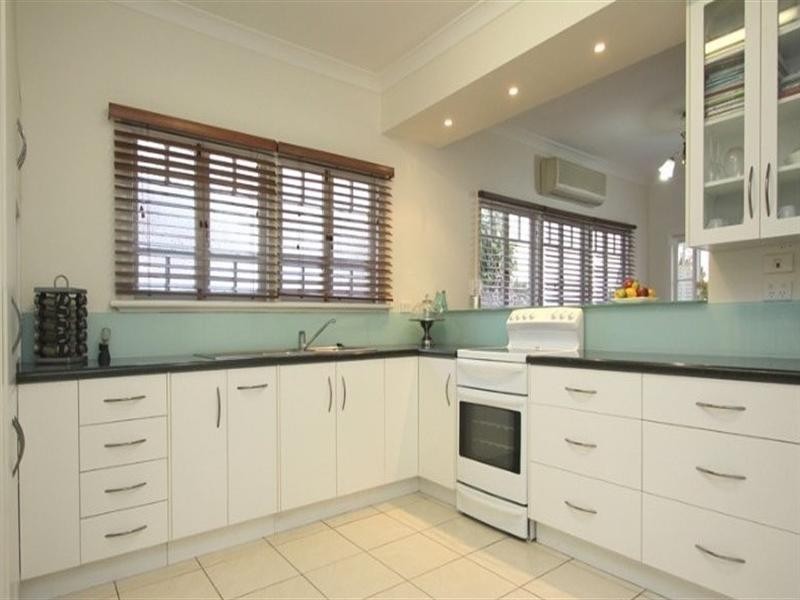 31 Tathra Street, Stafford QLD 4053