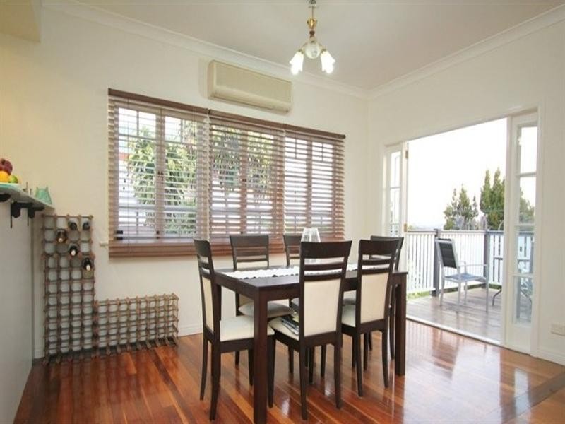 31 Tathra Street, Stafford QLD 4053