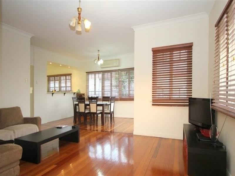 31 Tathra Street, Stafford QLD 4053