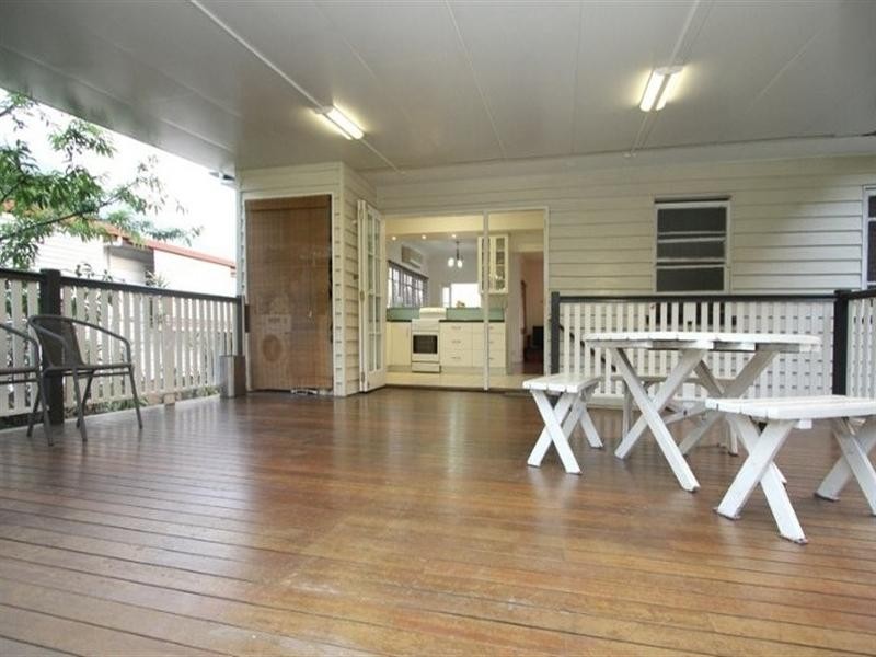 31 Tathra Street, Stafford QLD 4053