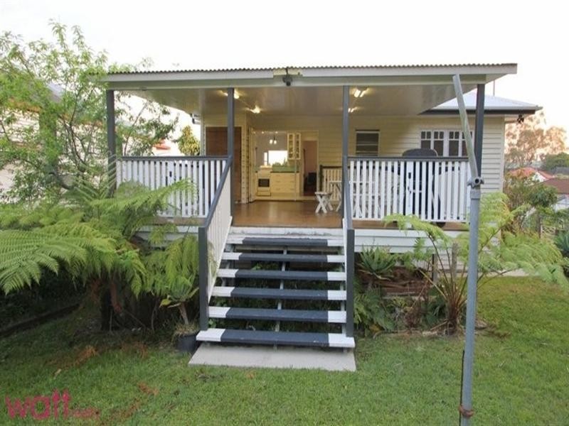 31 Tathra Street, Stafford QLD 4053