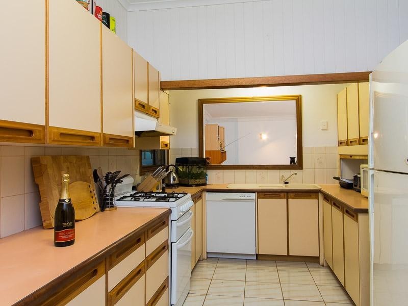 14 Howard Street, Grange QLD 4051