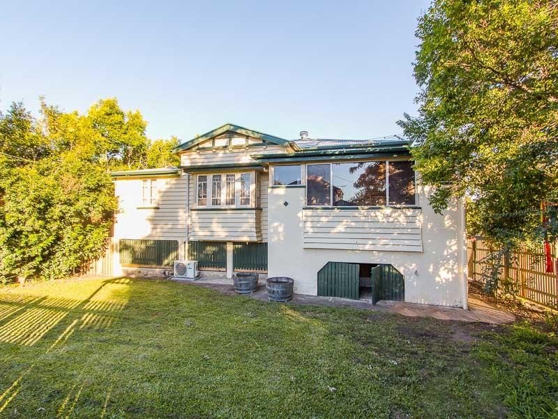 14 Howard Street, Grange QLD 4051