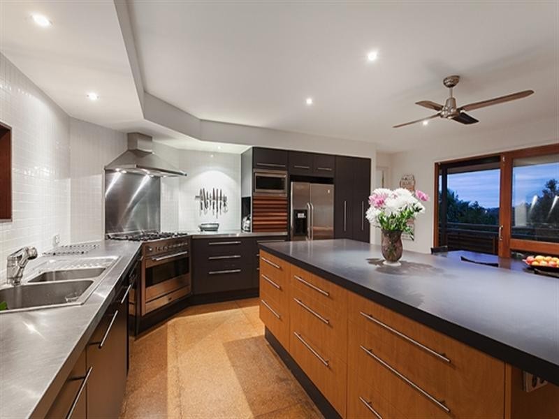 25 Hackett Street, Ashgrove QLD 4060