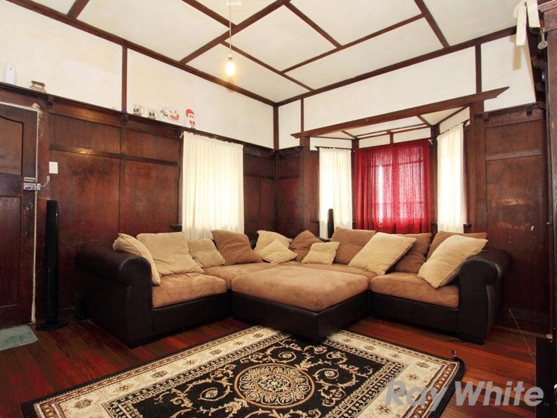 7 Mina Parade, Newmarket QLD 4051