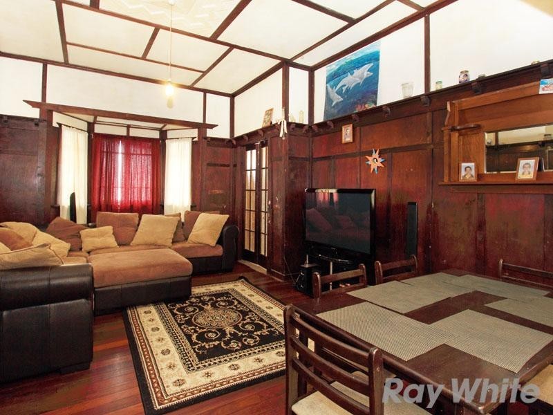 7 Mina Parade, Newmarket QLD 4051