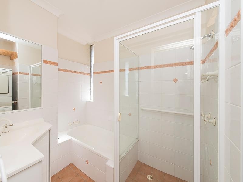 4/338 Cavendish Road, Coorparoo QLD 4151