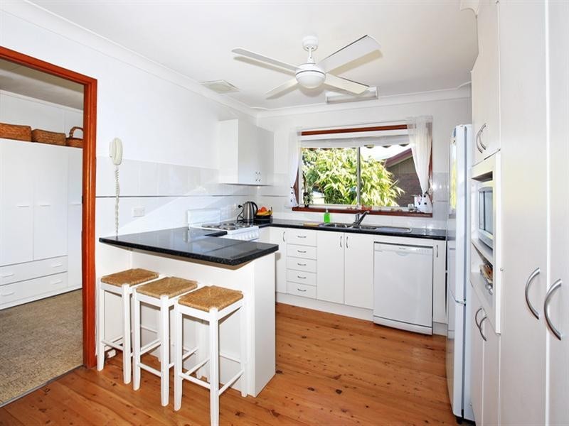 12 Lyrebird Drive, Nowra NSW 2541