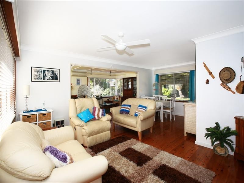 12 Lyrebird Drive, Nowra NSW 2541