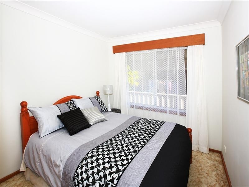 12 Lyrebird Drive, Nowra NSW 2541