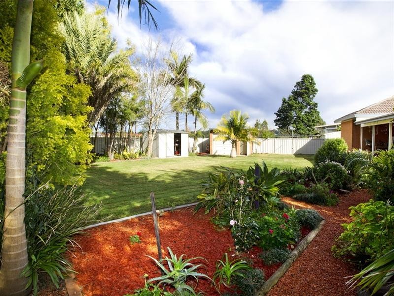 12 Lyrebird Drive, Nowra NSW 2541