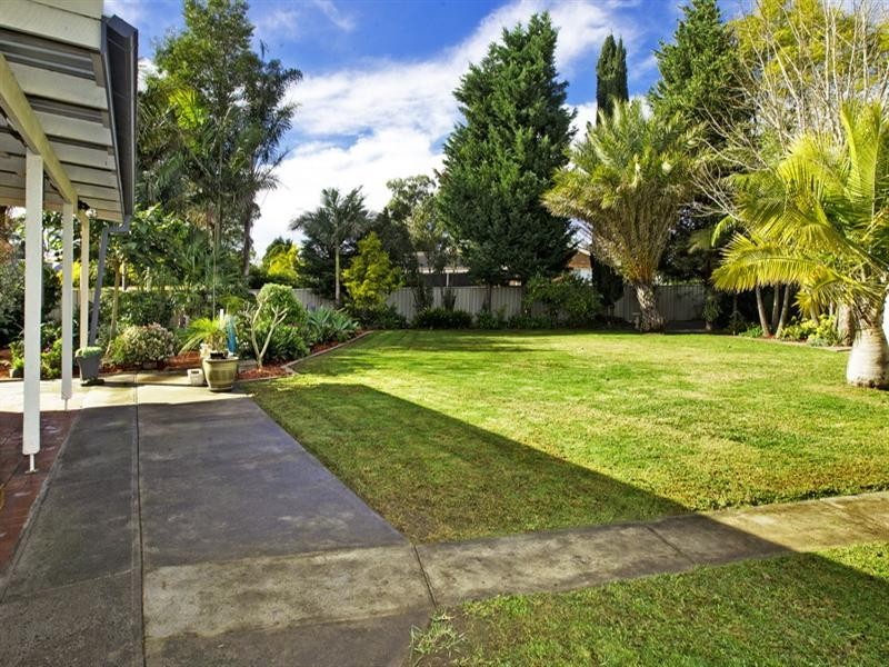 12 Lyrebird Drive, Nowra NSW 2541