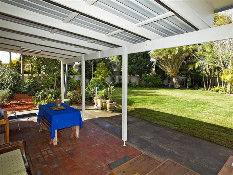 12 Lyrebird Drive, Nowra NSW 2541