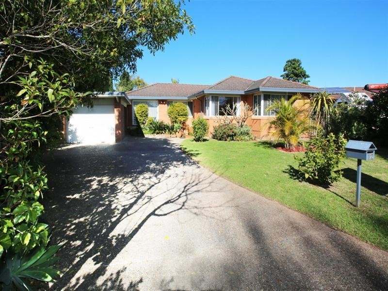 12 Lyrebird Drive, Nowra NSW 2541