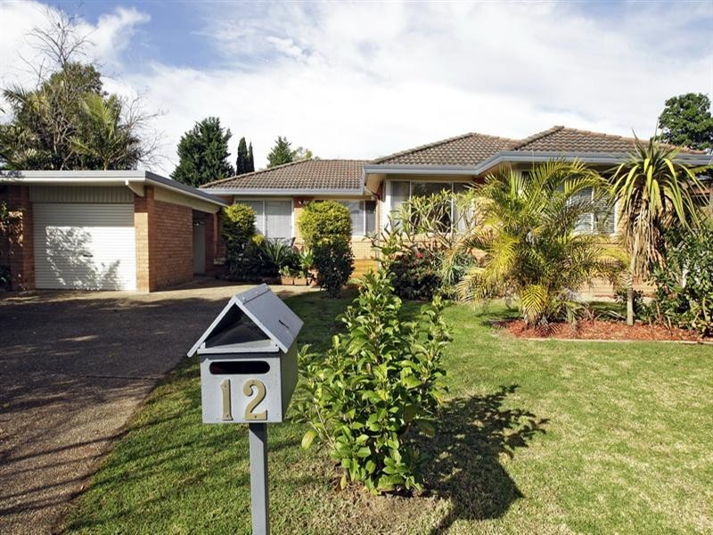 12 Lyrebird Drive, Nowra NSW 2541