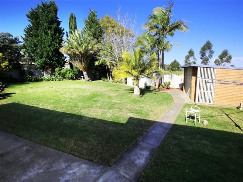 12 Lyrebird Drive, Nowra NSW 2541