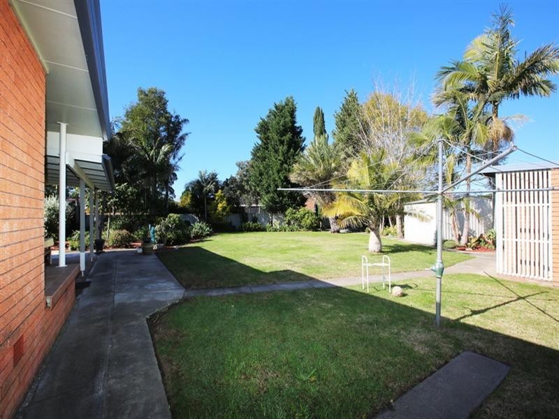 12 Lyrebird Drive, Nowra NSW 2541