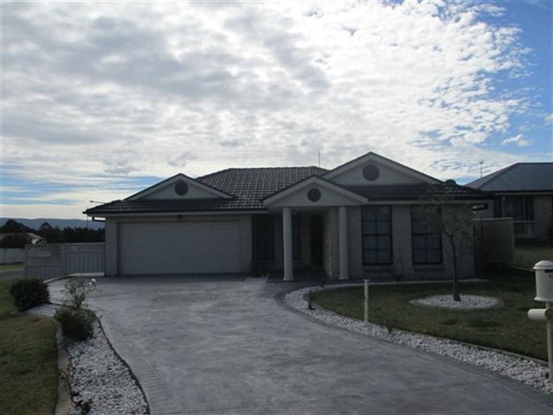 50 Burradoo Crescent, Nowra NSW 2541