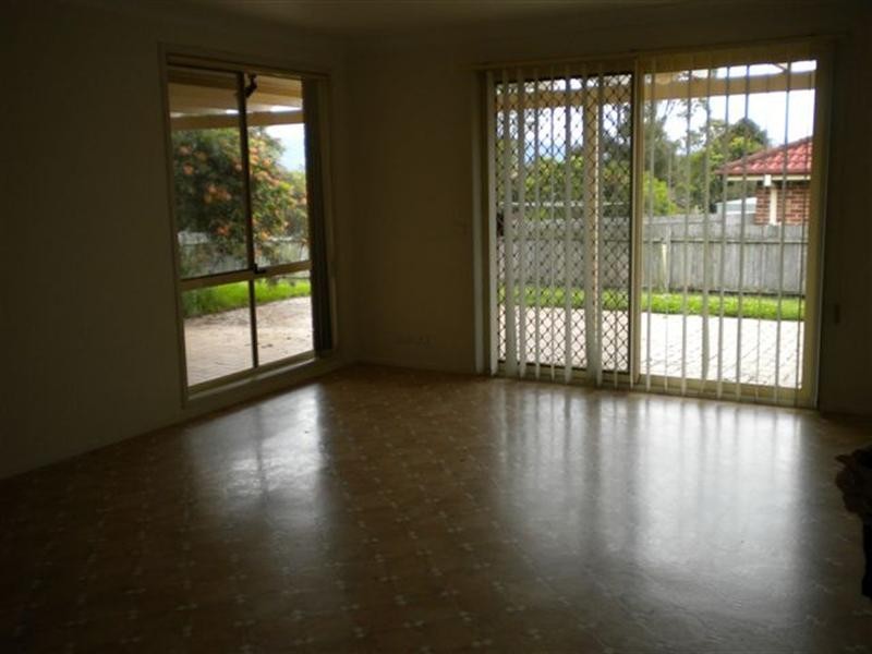 15 Illawarra Circuit, Worrigee NSW 2540