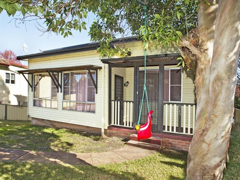 357 Princes Highway, Bomaderry NSW 2541