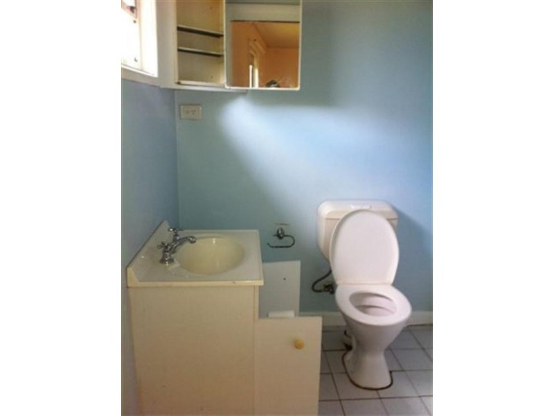 9 Elizabeth Avenue, Nowra NSW 2541