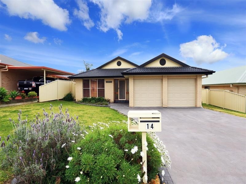 14 Carrington Park Drive, Worrigee NSW 2540