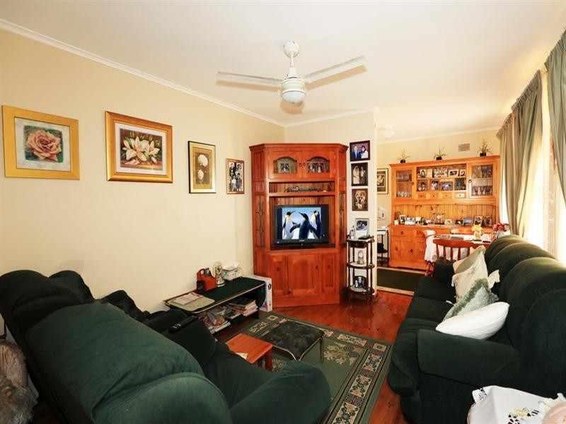 24 Seccombe Street, Nowra NSW 2541