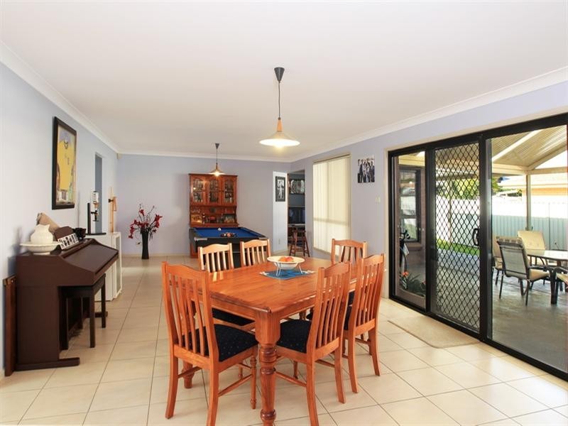 34 Emerald Drive, Meroo Meadow NSW 2540