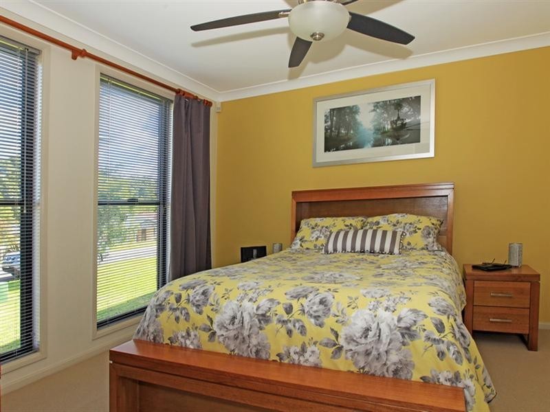 34 Emerald Drive, Meroo Meadow NSW 2540