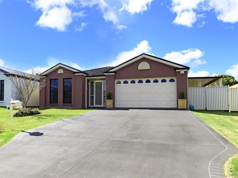 34 Emerald Drive, Bomaderry NSW 2541