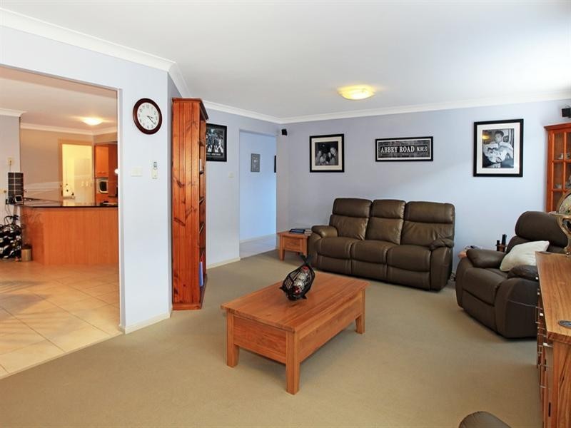 34 Emerald Drive, Bomaderry NSW 2541