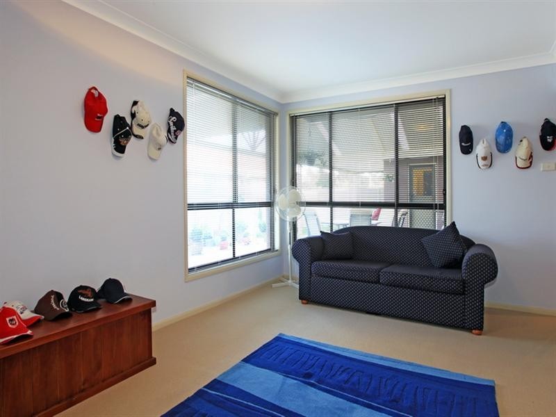 34 Emerald Drive, Bomaderry NSW 2541