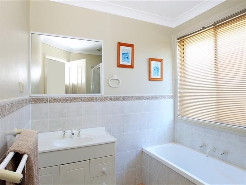 11 Juniper Place, Worrigee NSW 2540