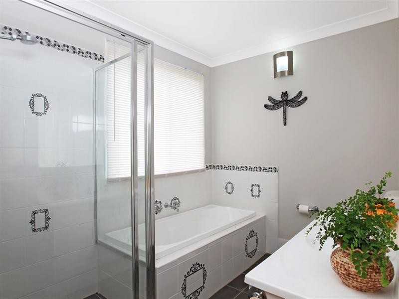 98 Rayleigh Drive, Worrigee NSW 2540