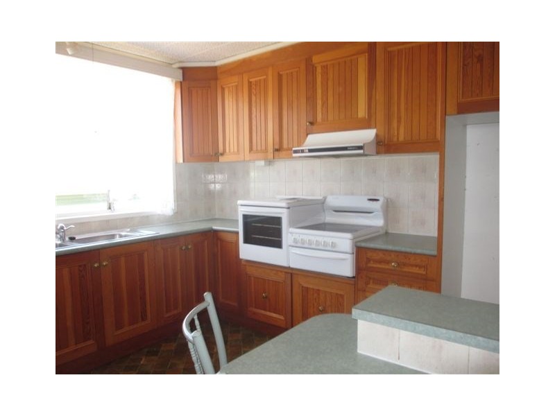 18 Plunkett Street, Nowra NSW 2541